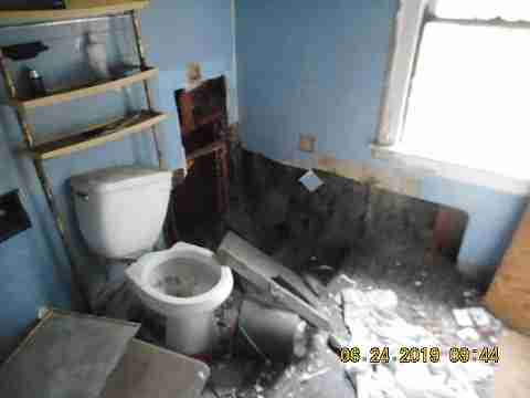 5911 Eastlawn (35)_m.jpg